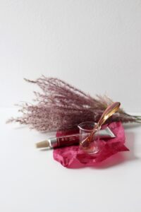 顔の脂肪吸引後に自宅でできるケアグッズは？