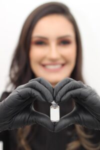 顔脂肪吸引の美容外科と皮膚科の違いは何ですか？